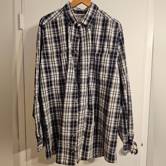 Wrangler Other - Wrangler Men's Black and White Checkered Shirt Gently Used
